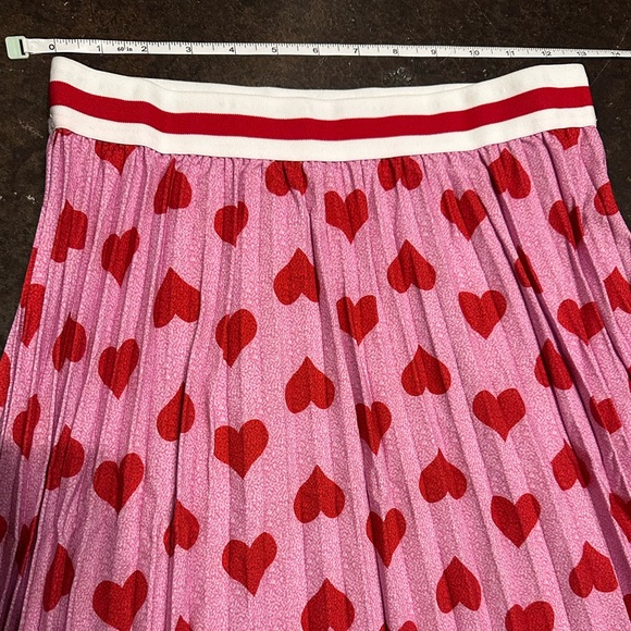 Holiday Pink Pleated Skirt with Red Heart Design Size Med Festive Girly Quirky - Picture 3 of 7